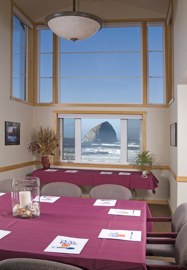 Inn at Cape Kiwanda - room with Haystack in background