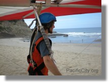 Hang Gliding in Pacific City  - nice landing 